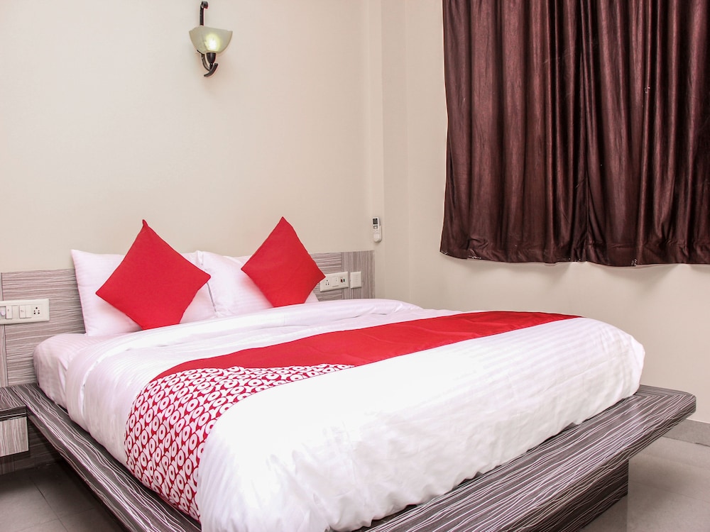 OYO 14864 Hotel Satyam Inn