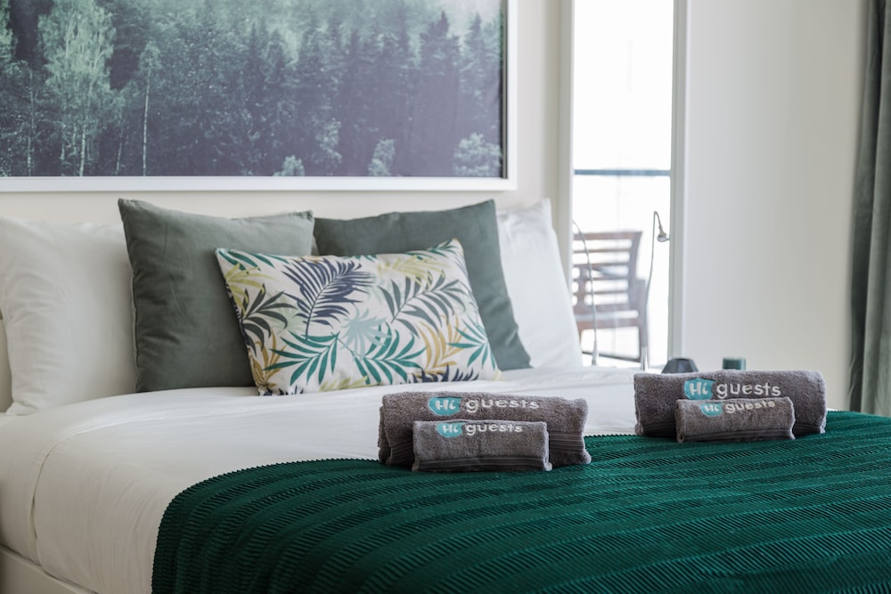 Higuests Vacation Homes - Indigo Tower