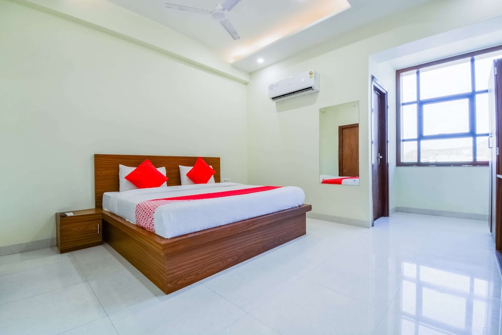 OYO 22204 Mark Inn