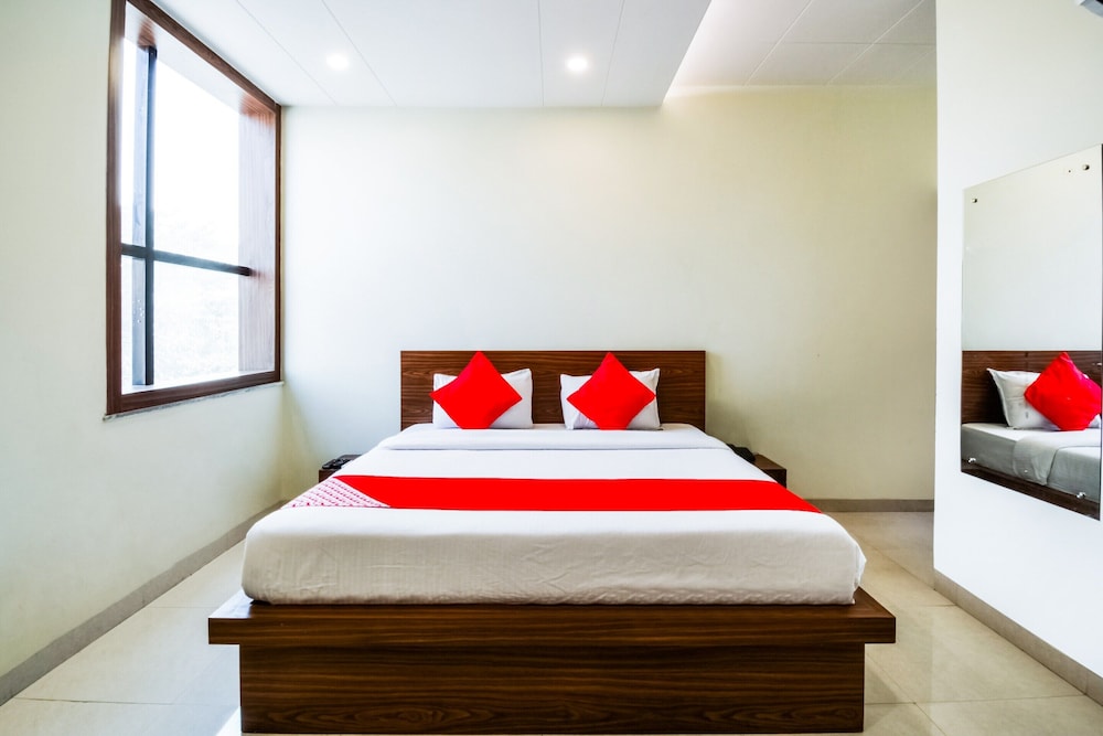 OYO 22204 Mark Inn