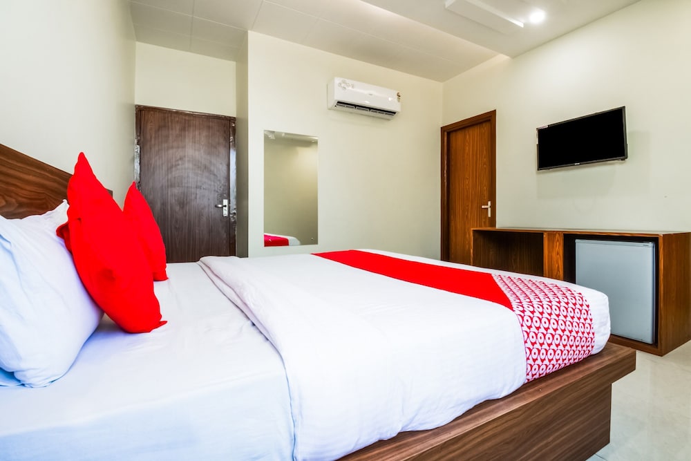 OYO 22204 Mark Inn
