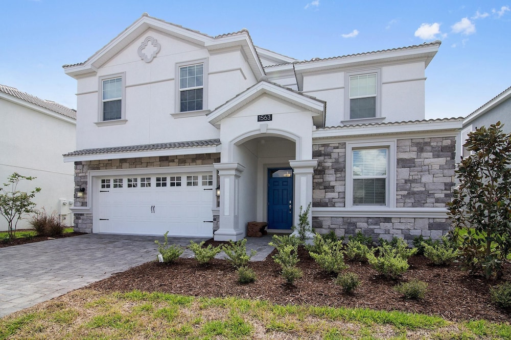 Holiday Retreat by Orlando Short Term