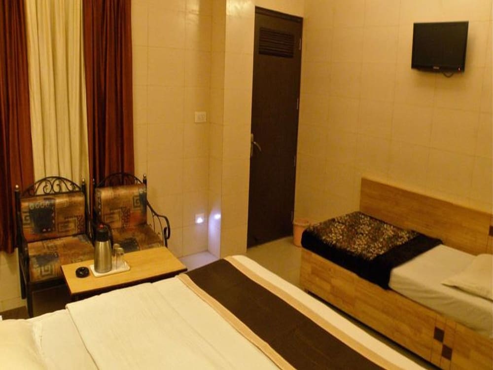 Golden Hotel