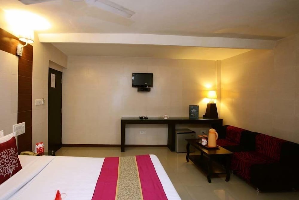 Golden Hotel