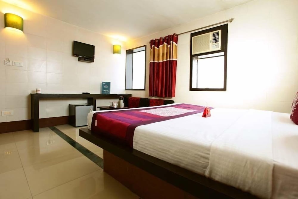 Golden Hotel
