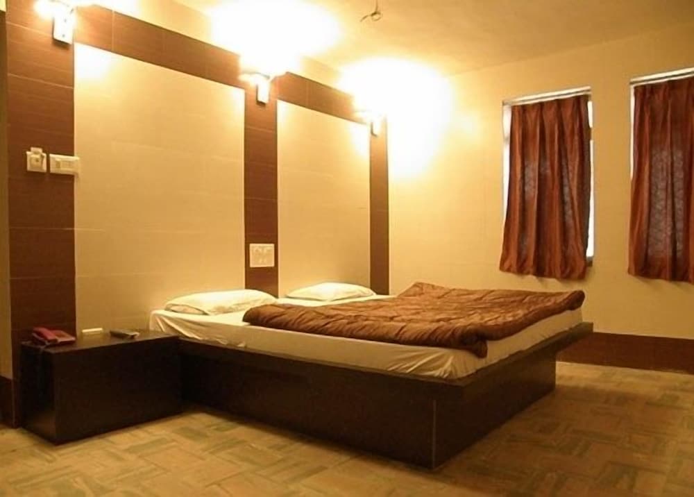 Golden Hotel
