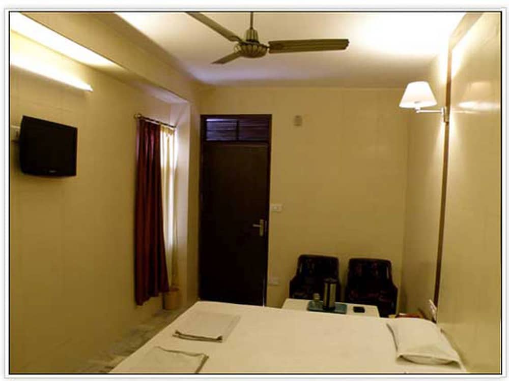 Golden Hotel