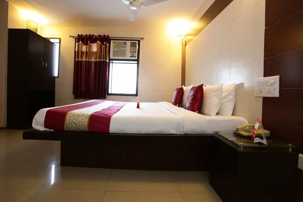 Golden Hotel