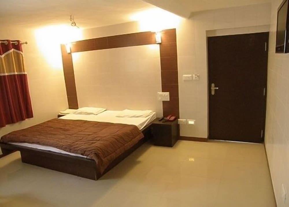 Golden Hotel
