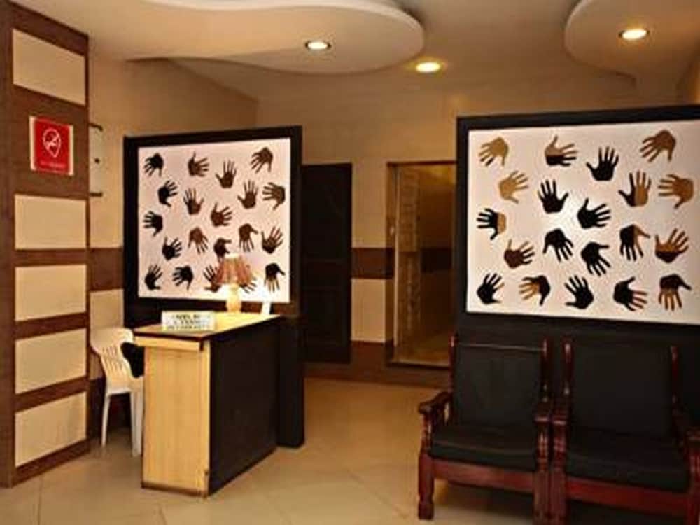 Golden Hotel