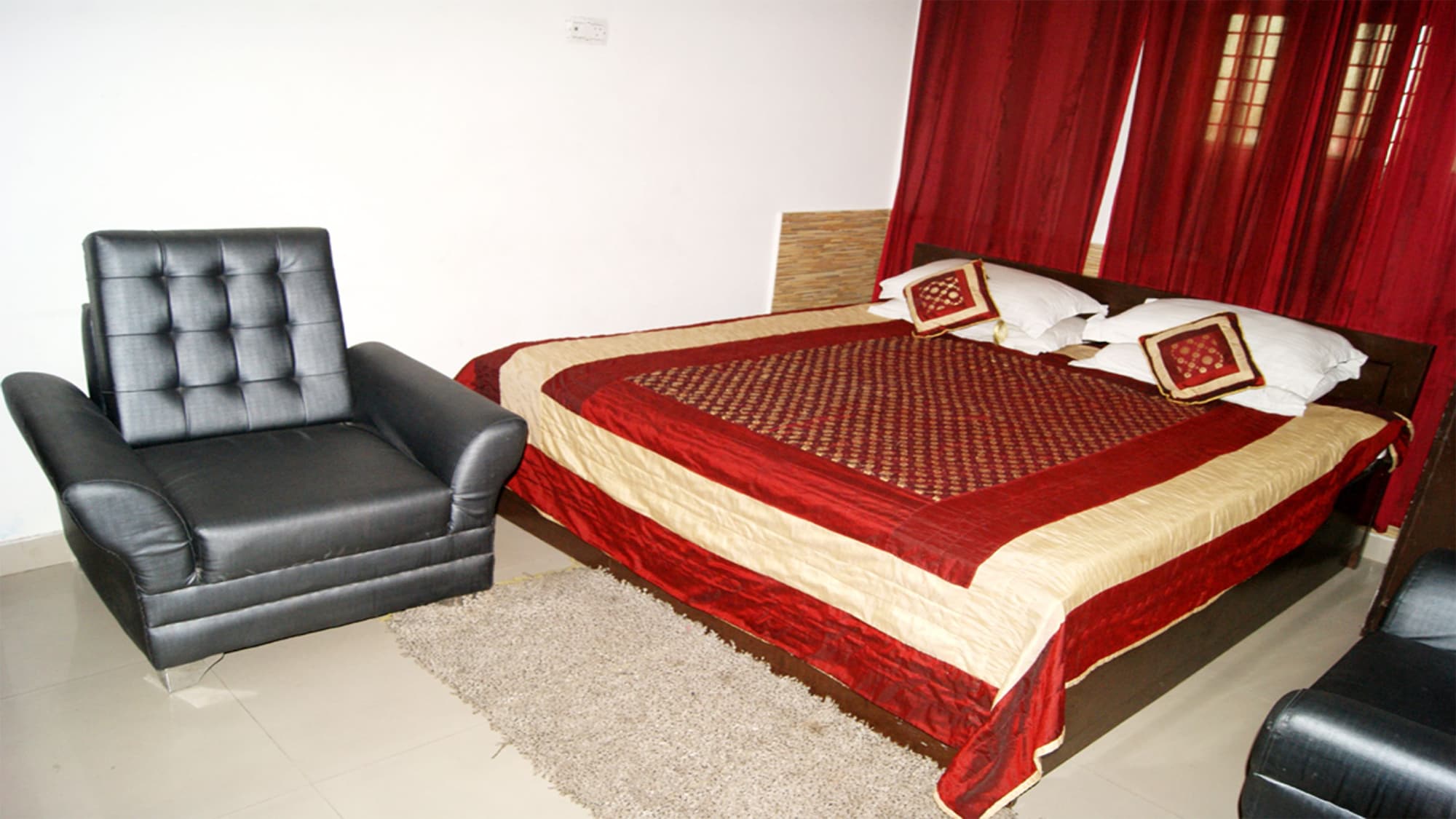 Side Image 2