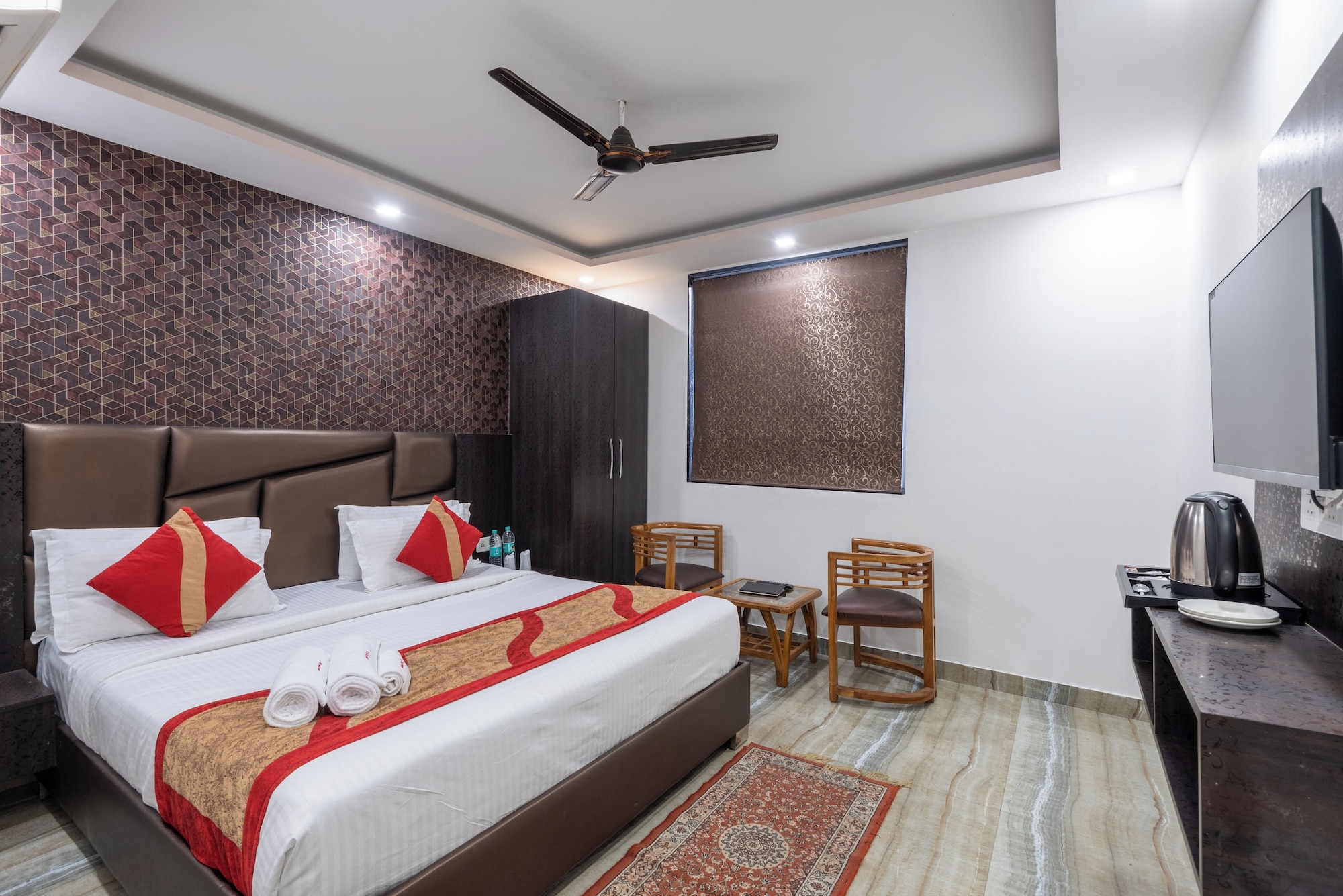 Hotel Royal Inn Igi