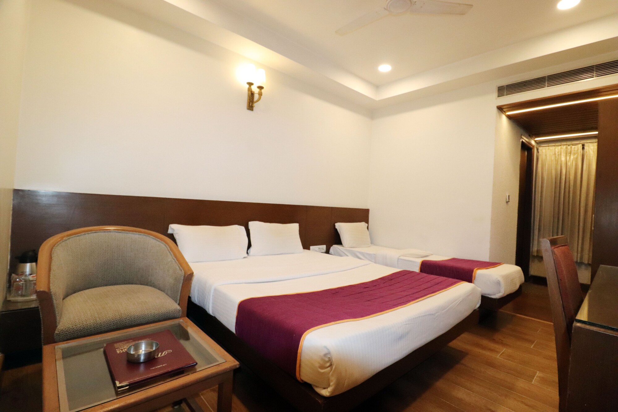 Twin/Double room - 1 bedroom - De Luxe - City view