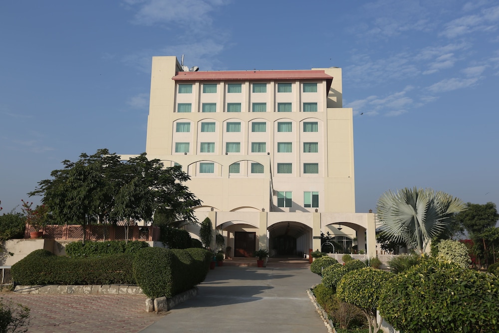 Jaipur Greens Hotel