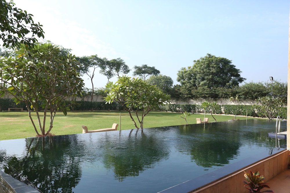 Jaipur Greens Hotel