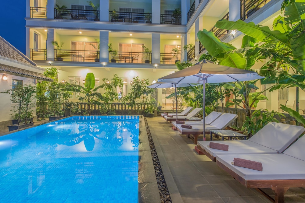 Golden Citadel Hotel
