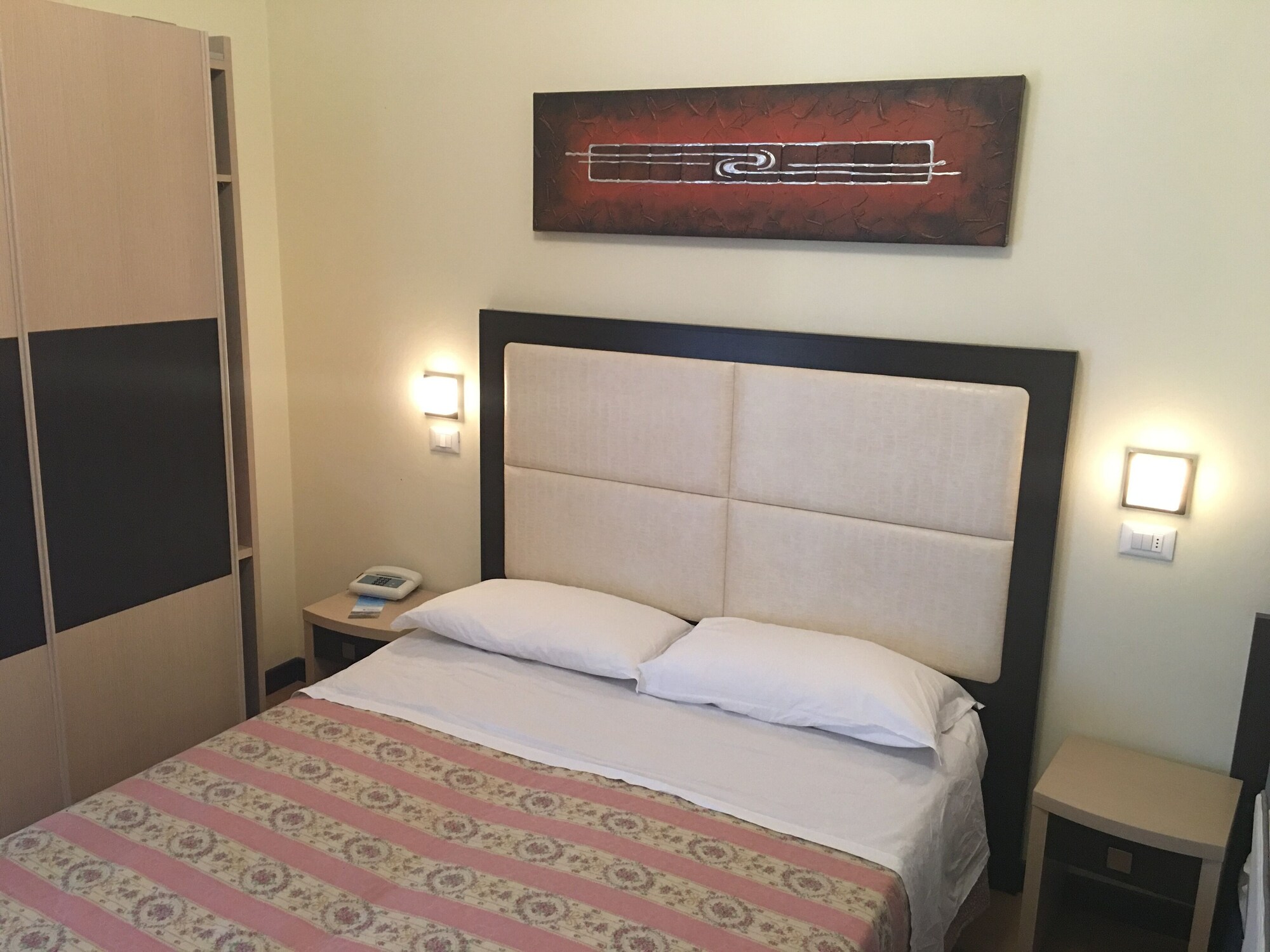 City Hotel