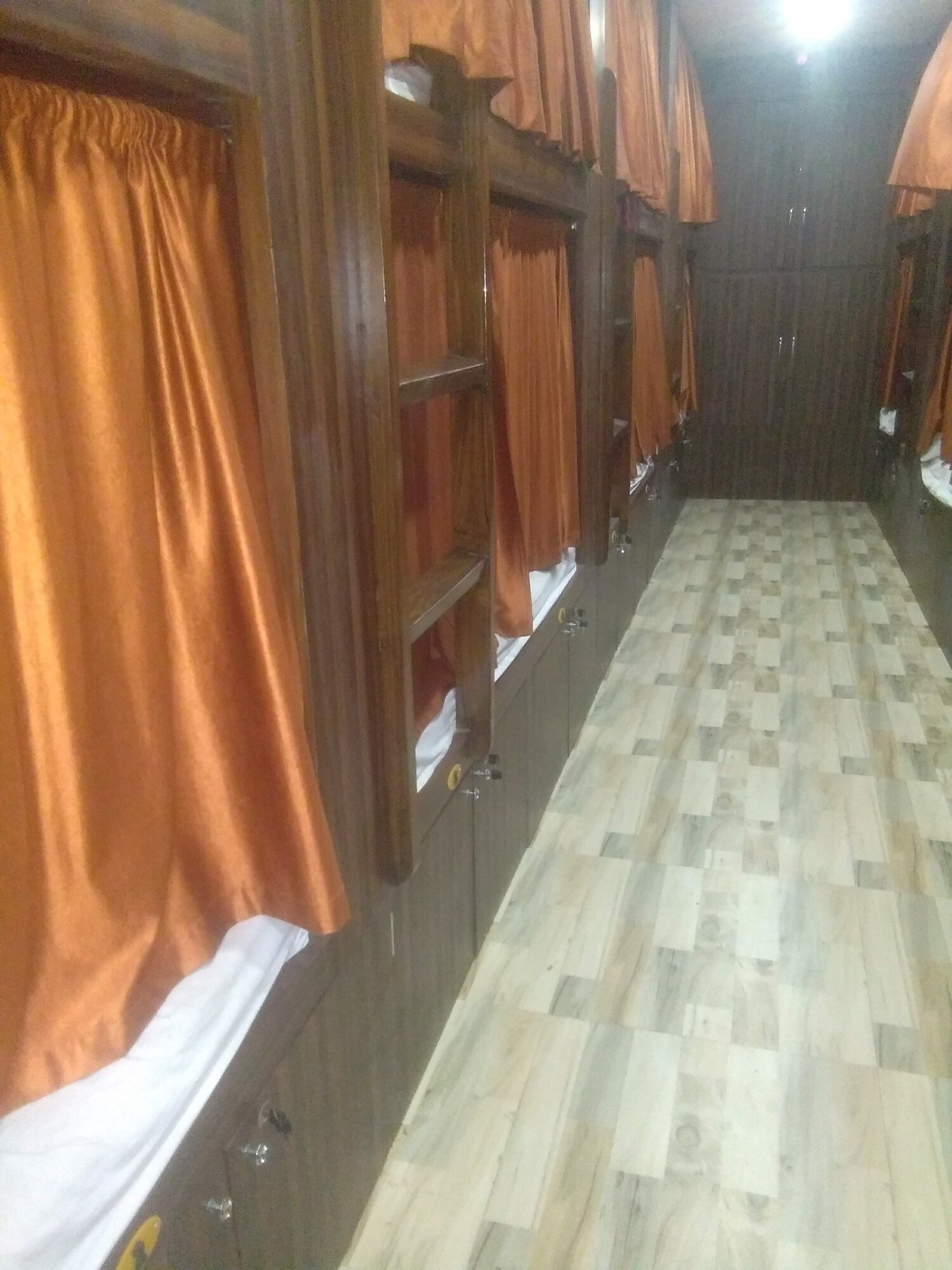 Side Image 2
