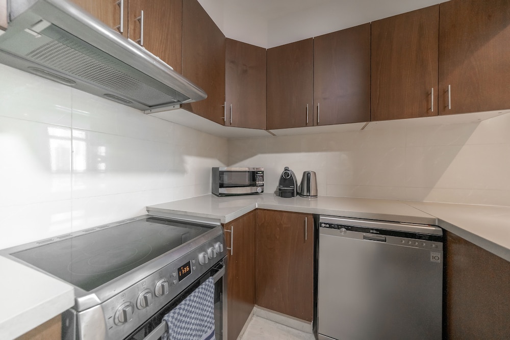 Higuests Vacation Homes - Orra