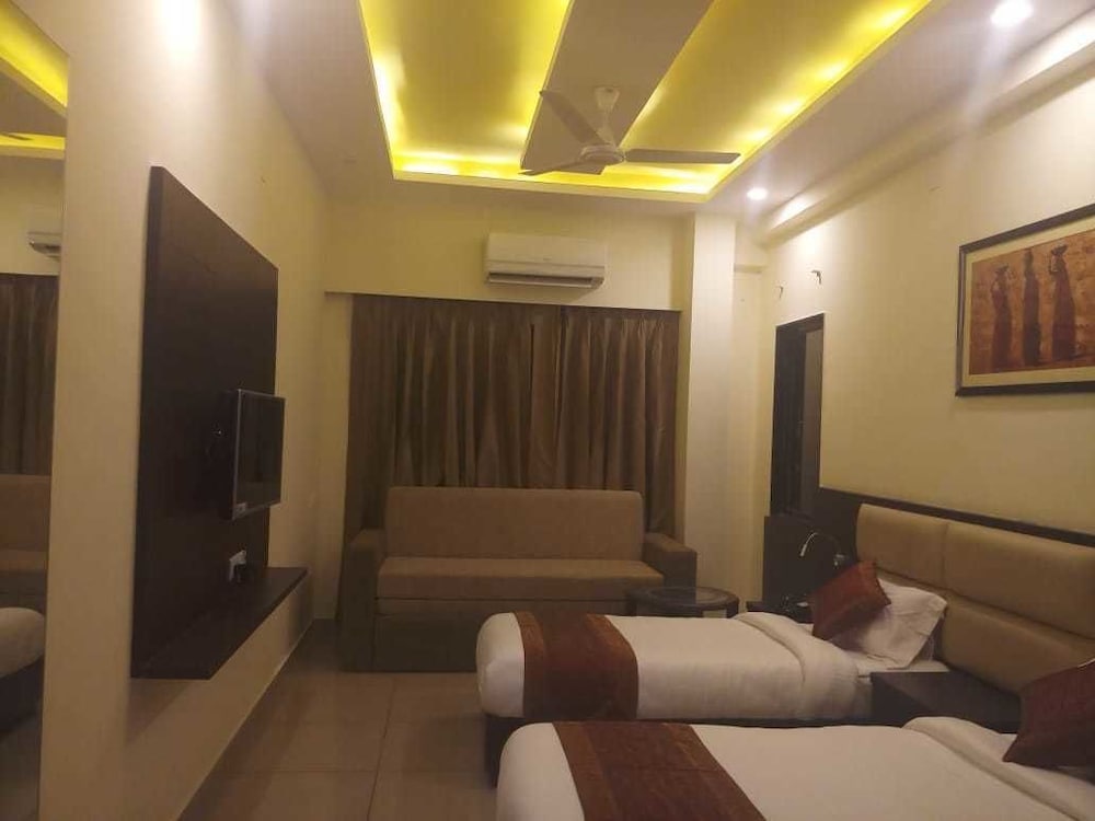 Hotel Sarovar Grand