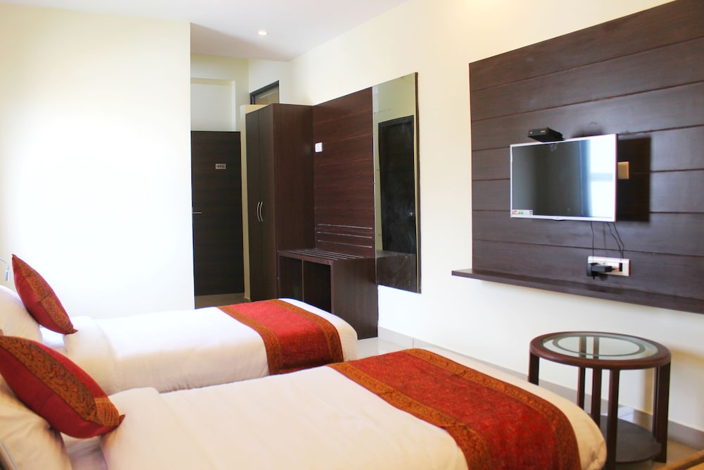 Hotel Sarovar Grand