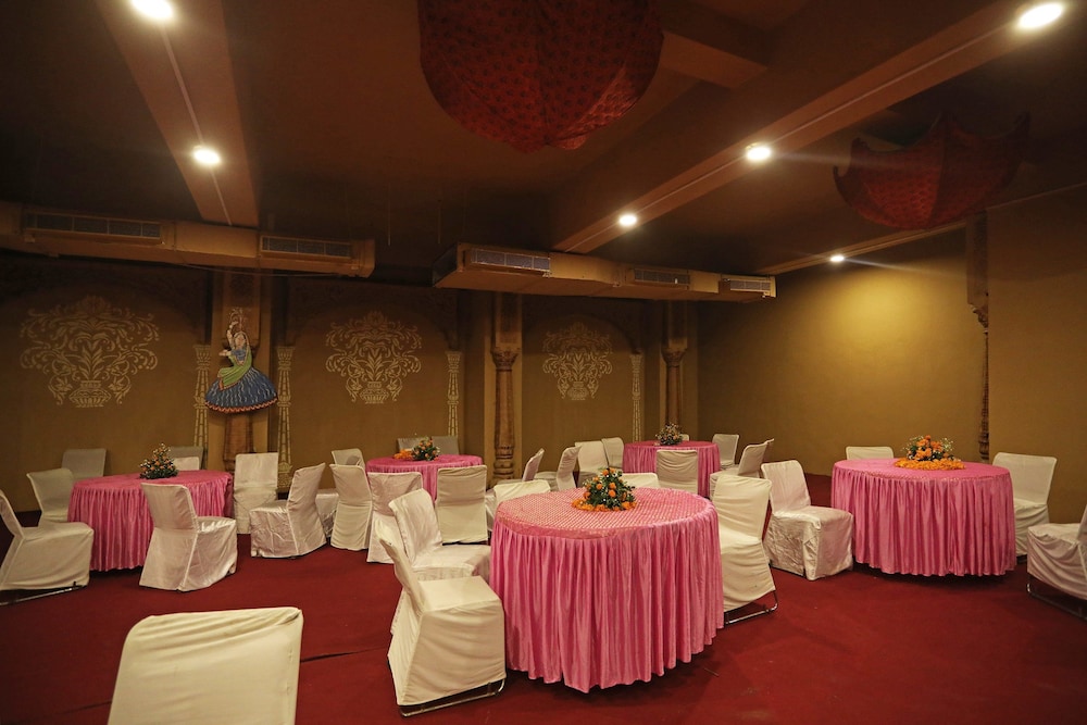 OYO 10325 Hotel Grand Harshal