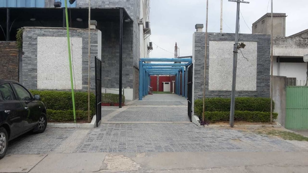 OYO 10325 Hotel Grand Harshal