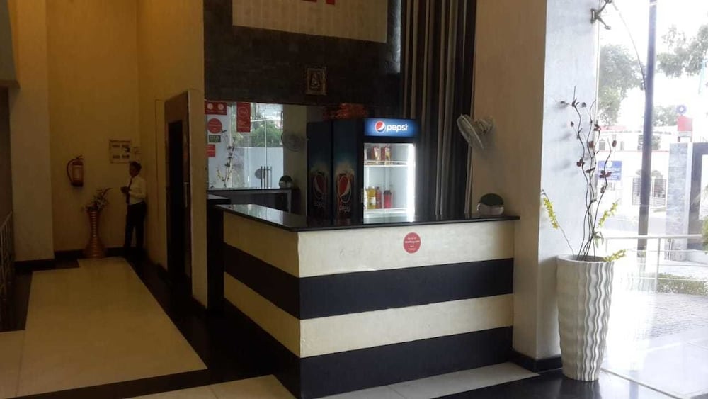OYO 10325 Hotel Grand Harshal