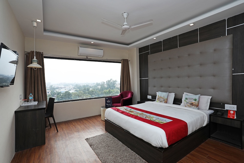 OYO 10325 Hotel Grand Harshal