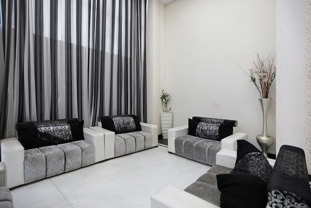 OYO 10325 Hotel Grand Harshal