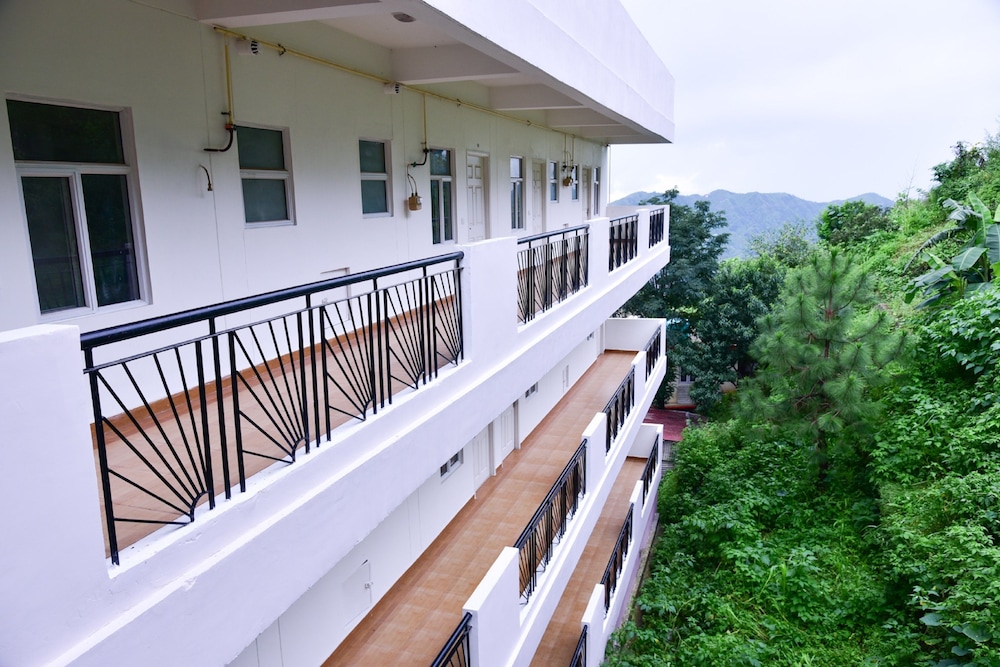Spangle Heights - Shimla, Suites & Residences