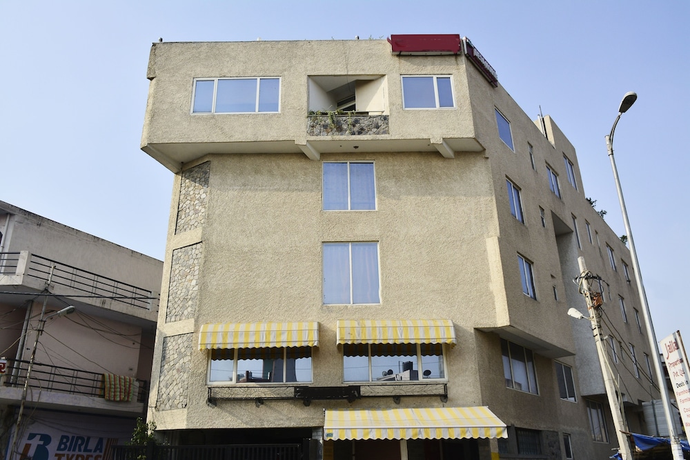 OYO 2457 Hotel Zambala