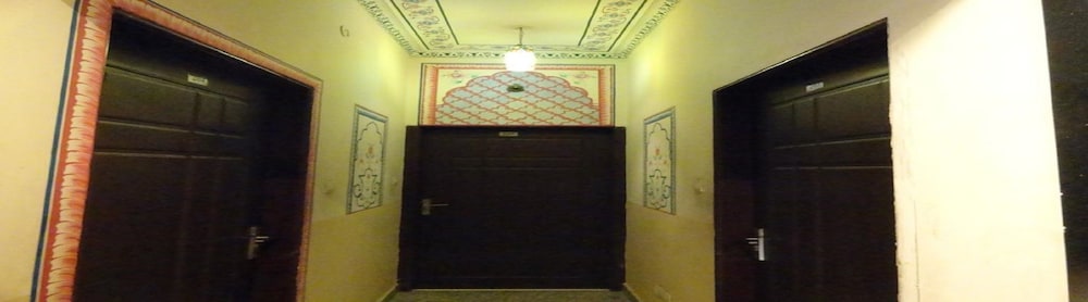 Room Maangta 102 Jaipur