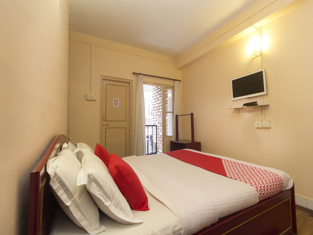 OYO 12192 Hotel Polok
