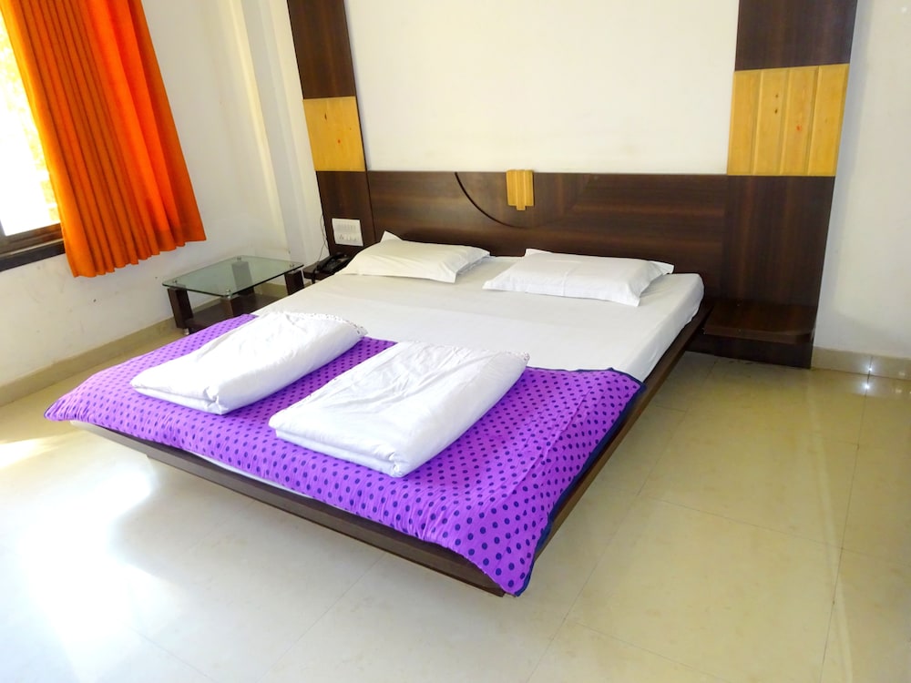 Hotel Bhakti Palace