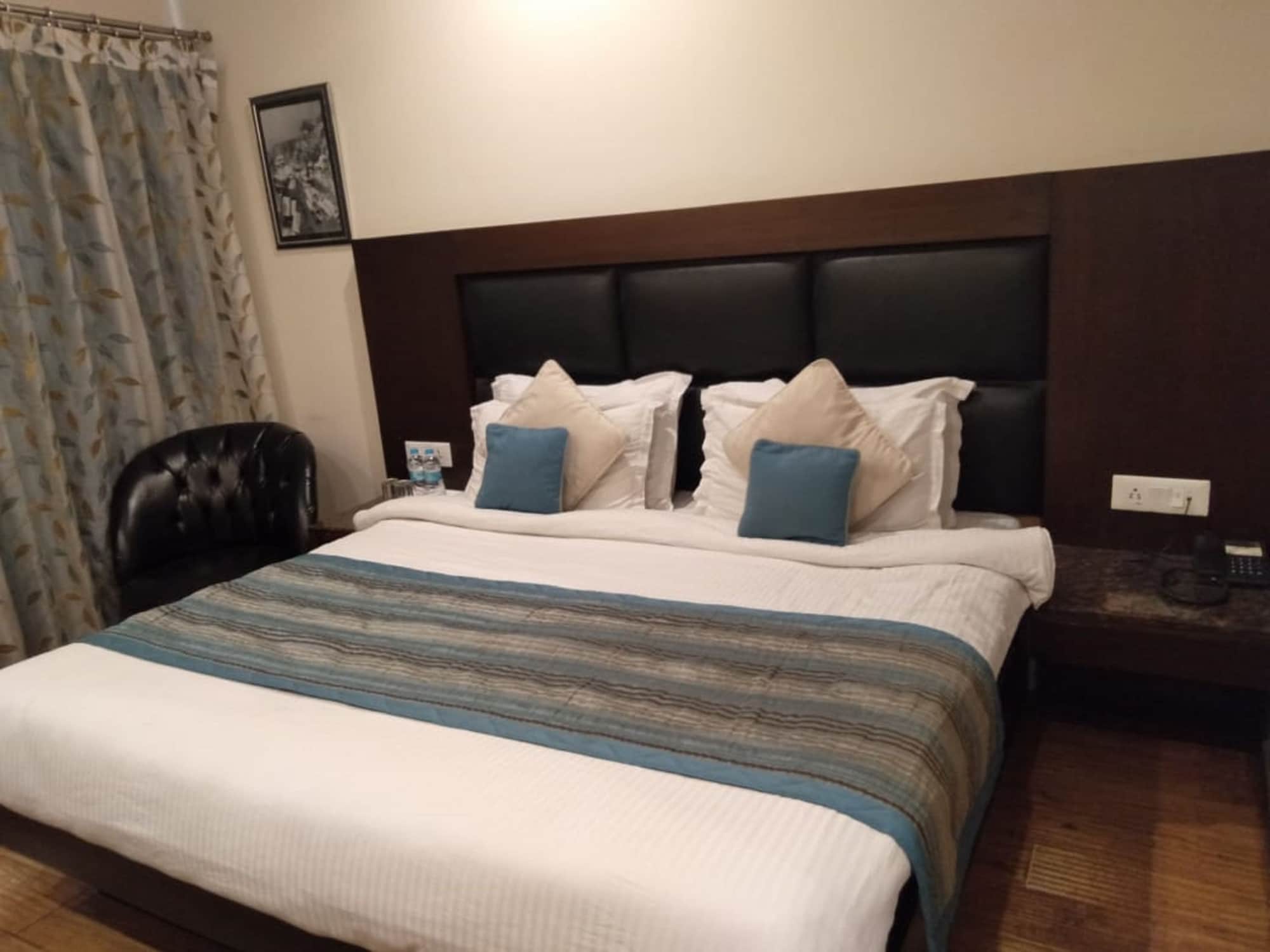 Hotel Midtown by Royal Collection