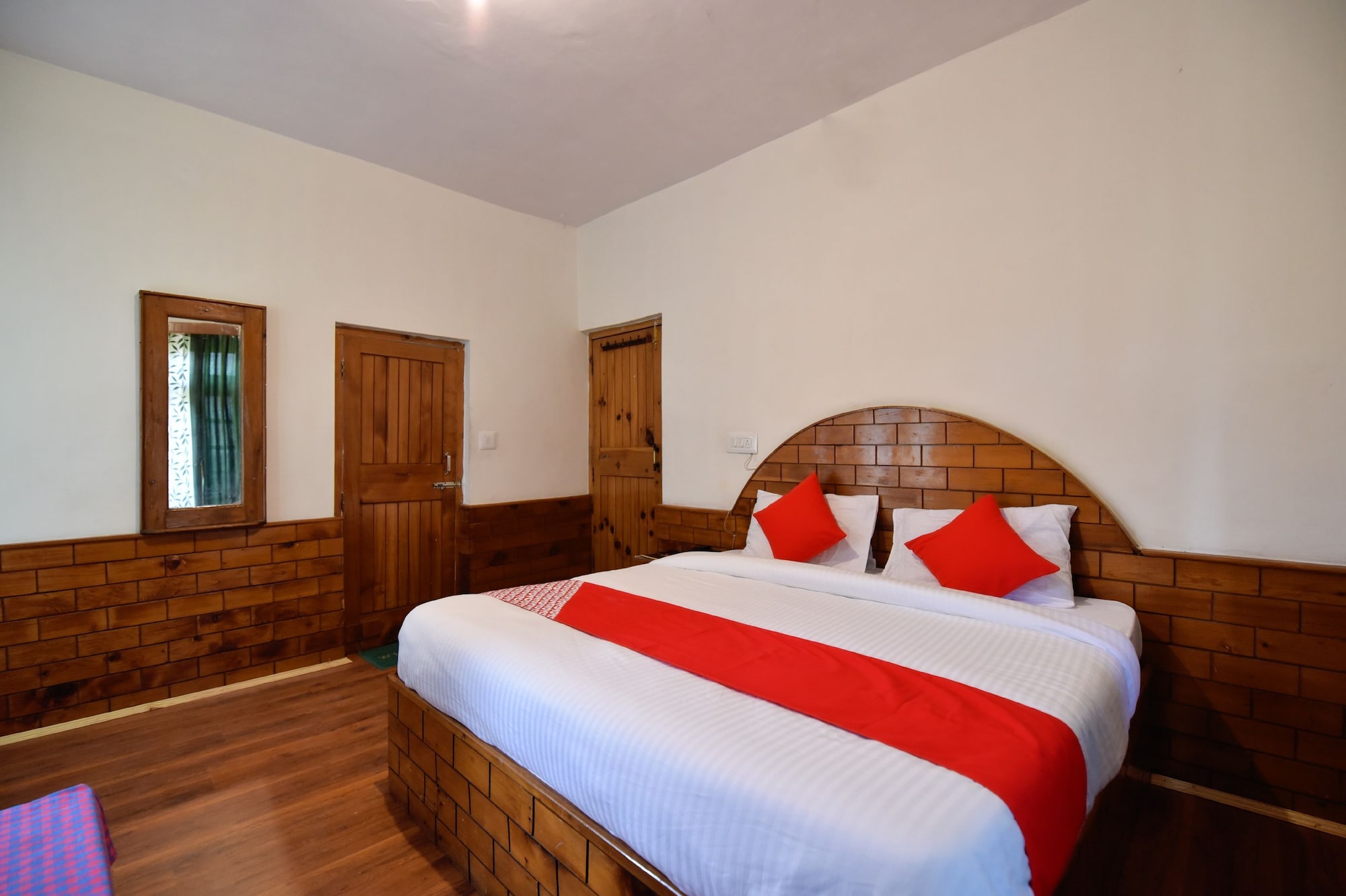 OYO 13232 Red Rose Cottage