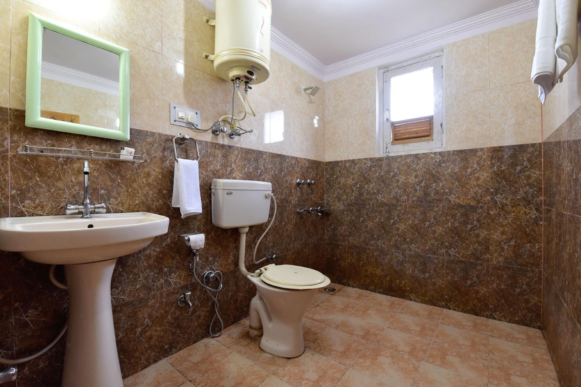 OYO 13232 Red Rose Cottage