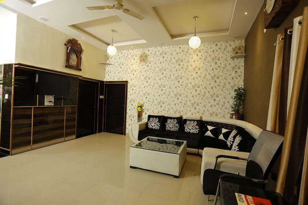 OYO 11868 RK RESIDENCY