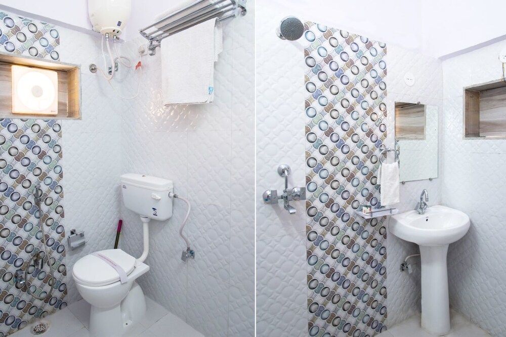 OYO 11868 RK RESIDENCY