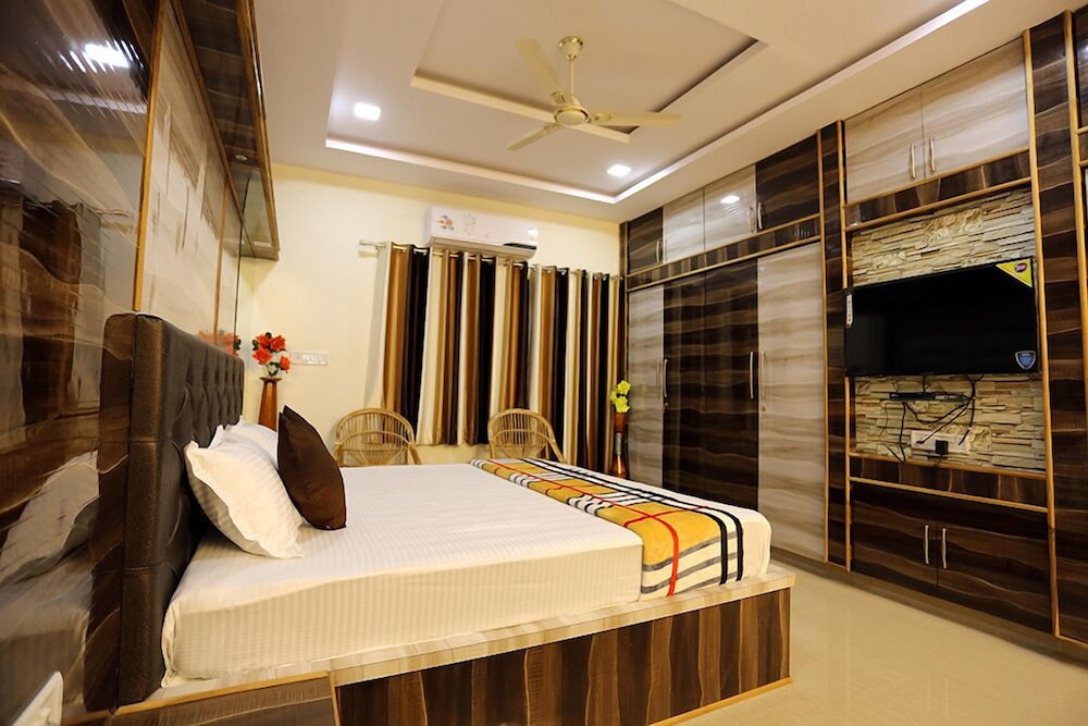 OYO 11868 RK RESIDENCY
