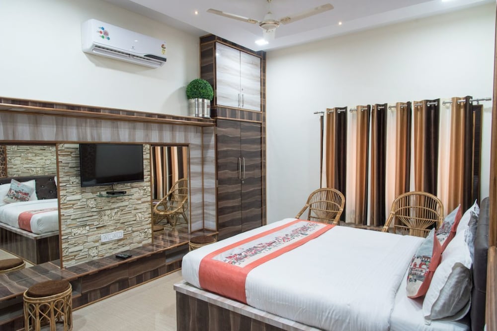 OYO 11868 RK RESIDENCY