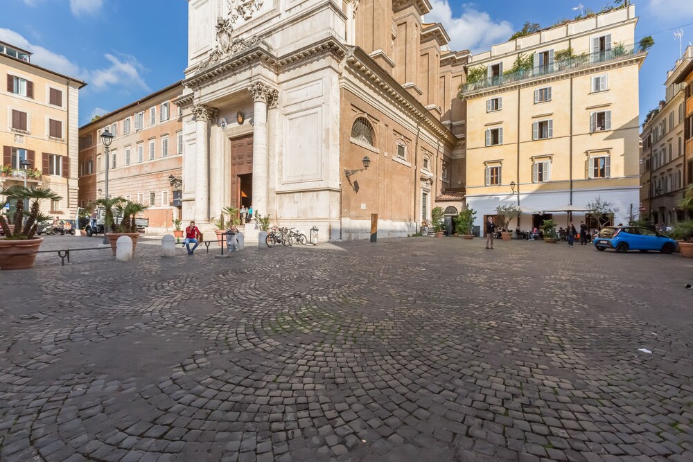 Piazza Navona-Coronari House