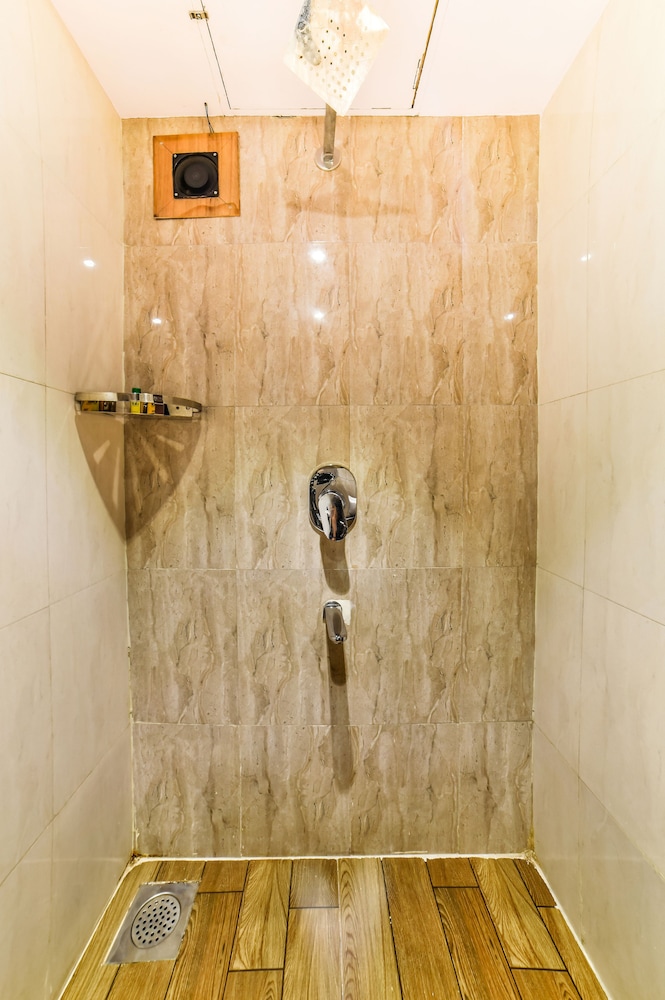 FabExpress Malad Residency