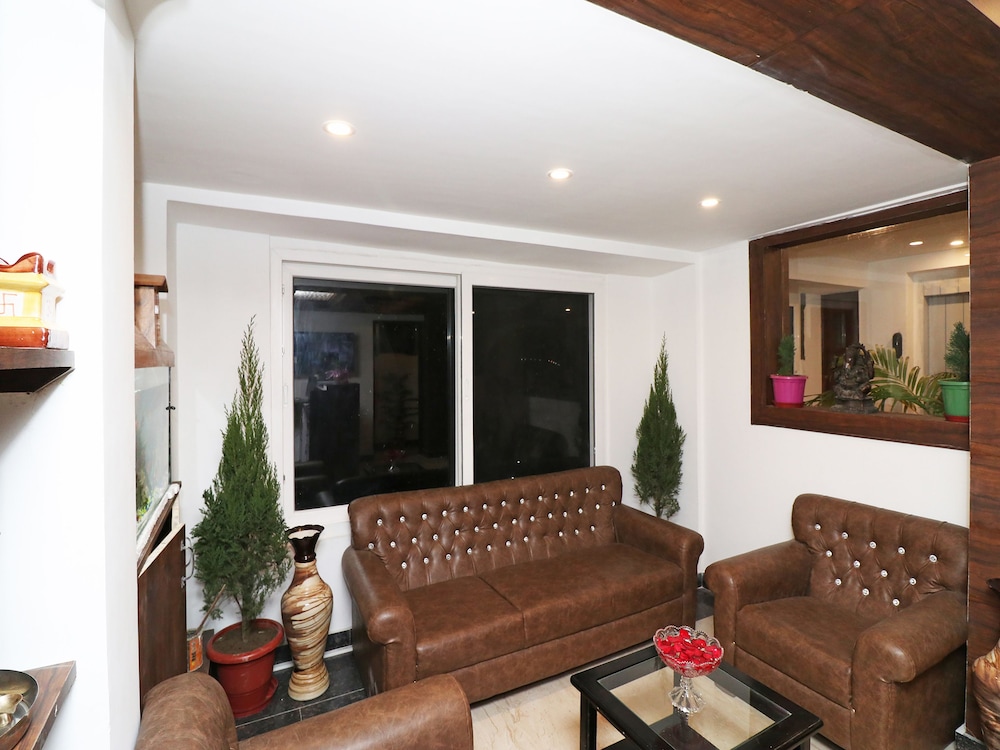 Capital O 26634 Grand Sm Regency