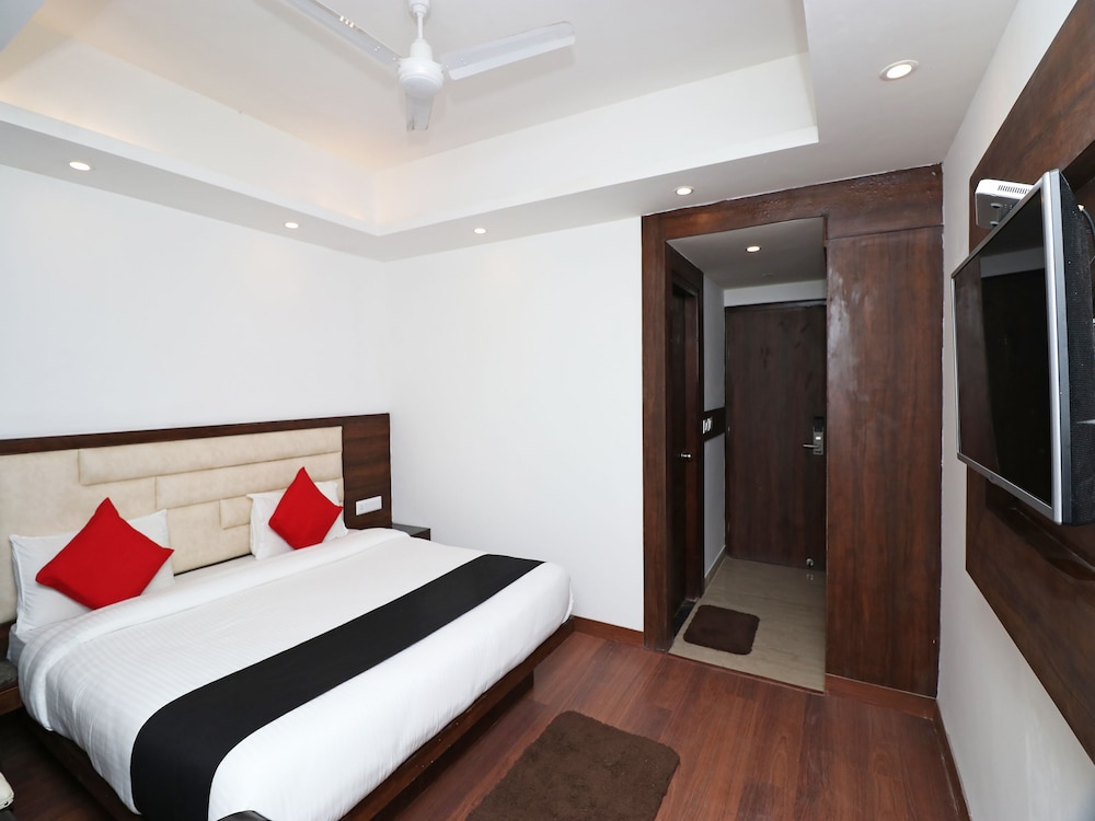 Capital O 26634 Grand Sm Regency