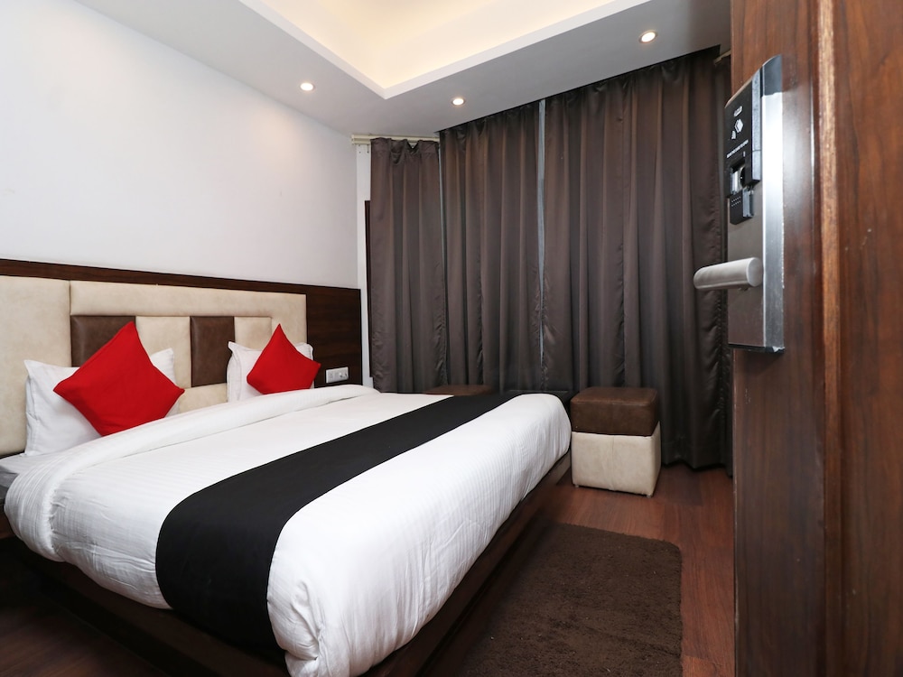 Capital O 26634 Grand Sm Regency