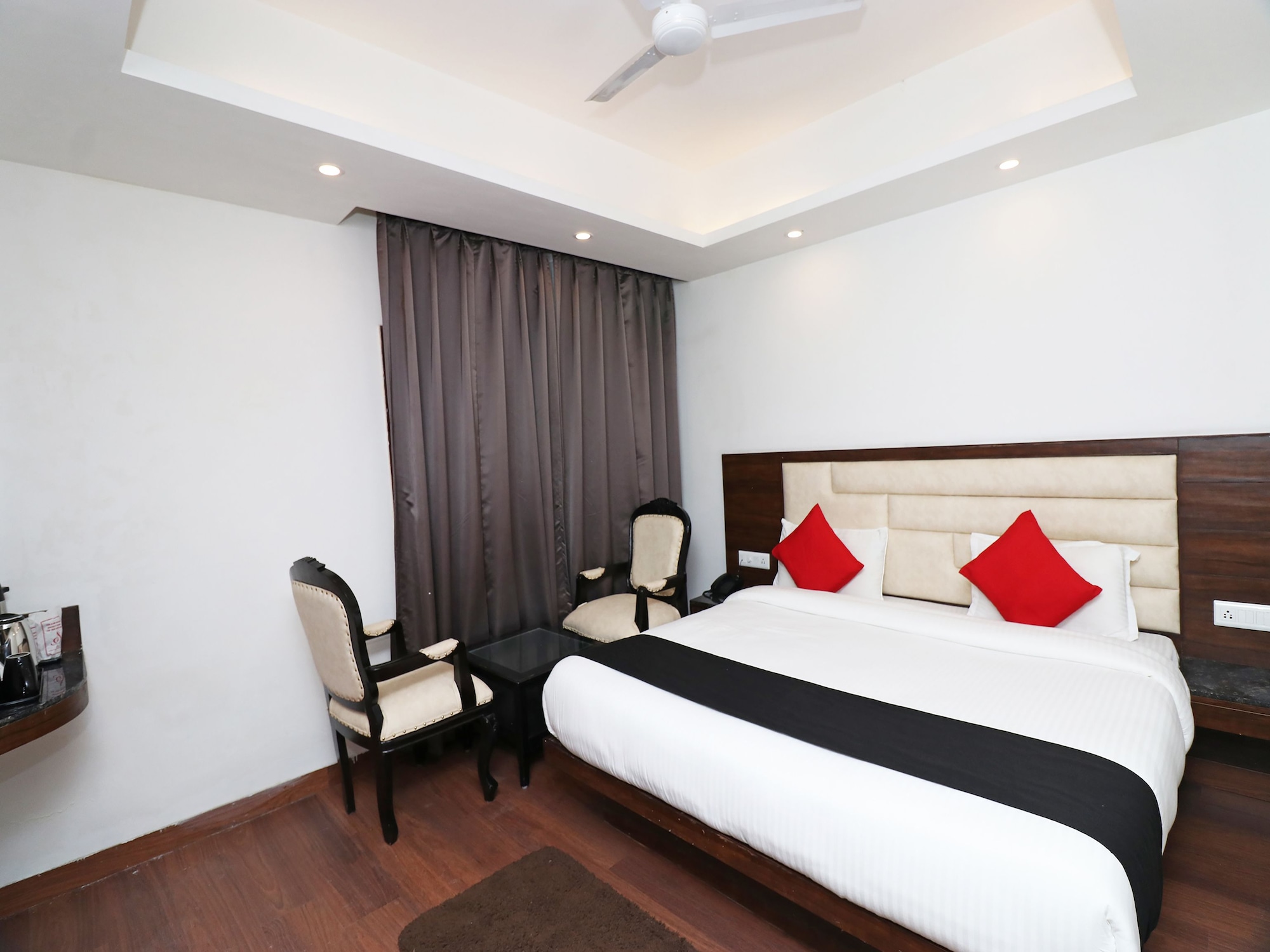 Capital O 26634 Grand Sm Regency
