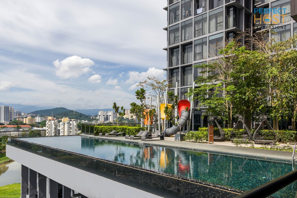 EXPRESSIONZ SUITES KL BY PERFECT HOST