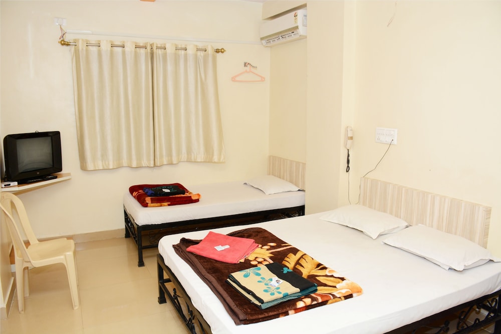 Hotel Sai Snehal